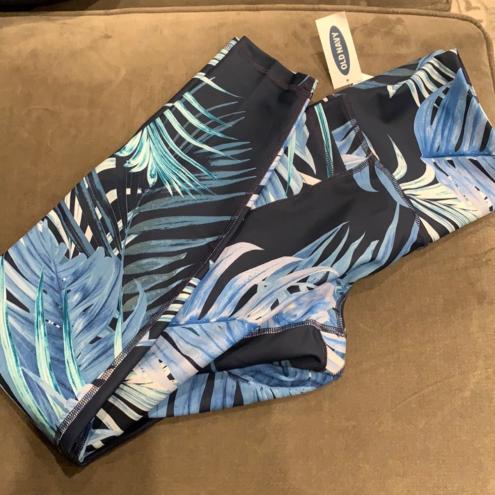 ON elevate compression leggings